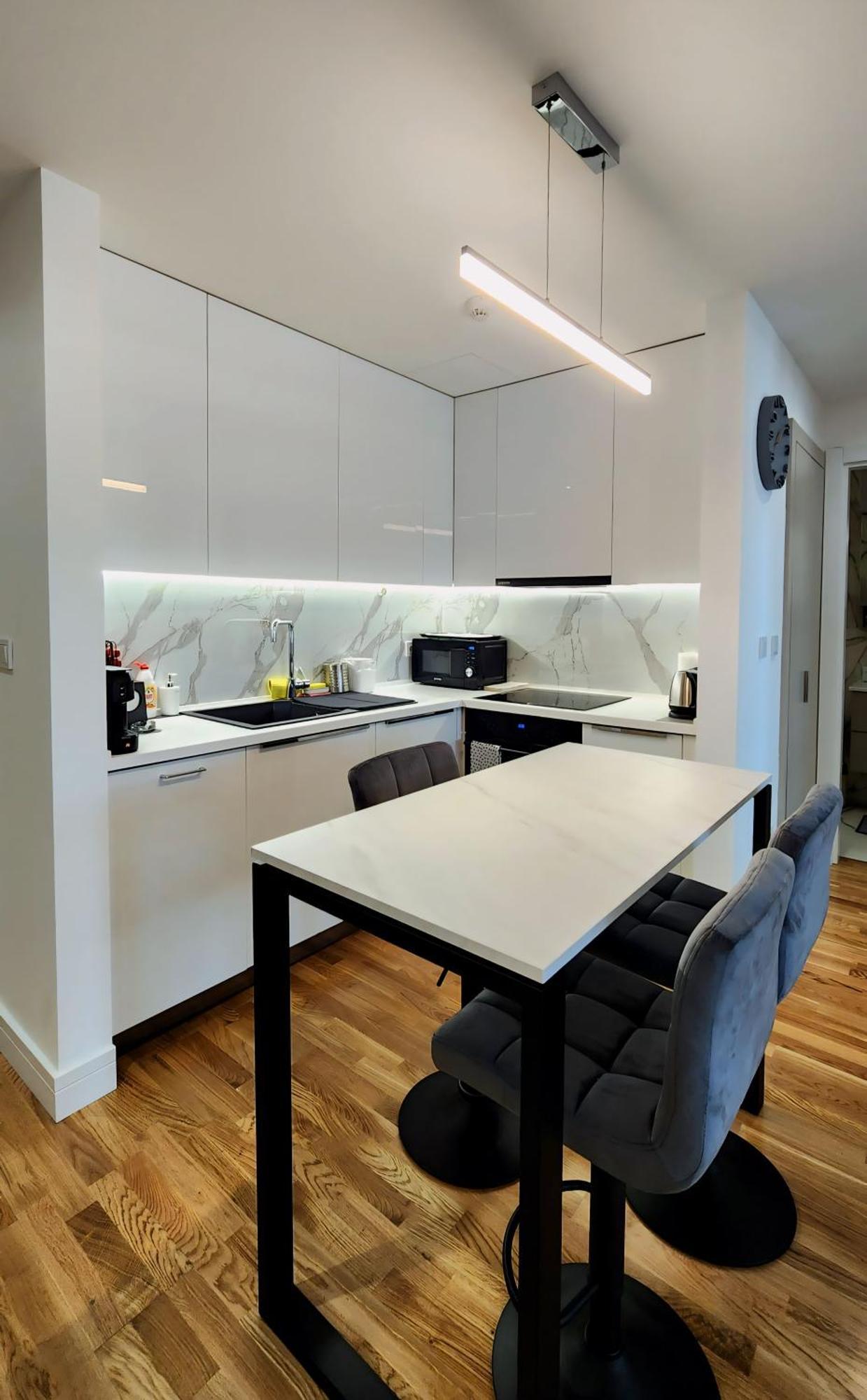 Diamond Residences 10th Fl. Lux Apt. W/ View *